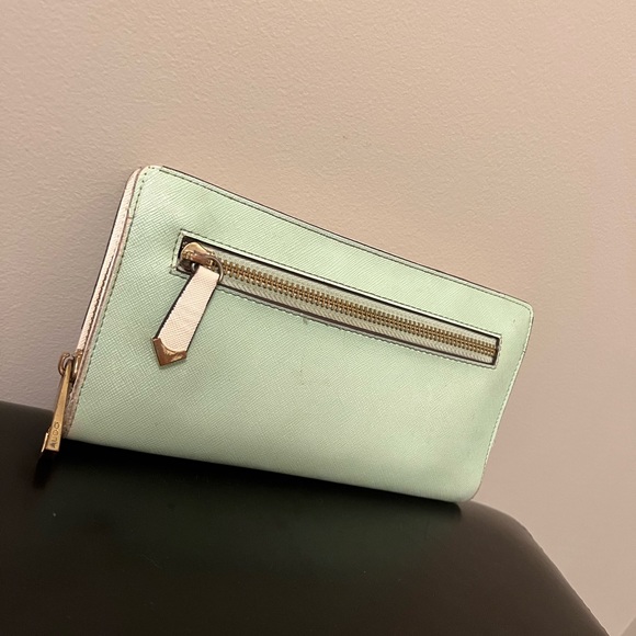 Aldo Large Wallet - Picture 1 of 8